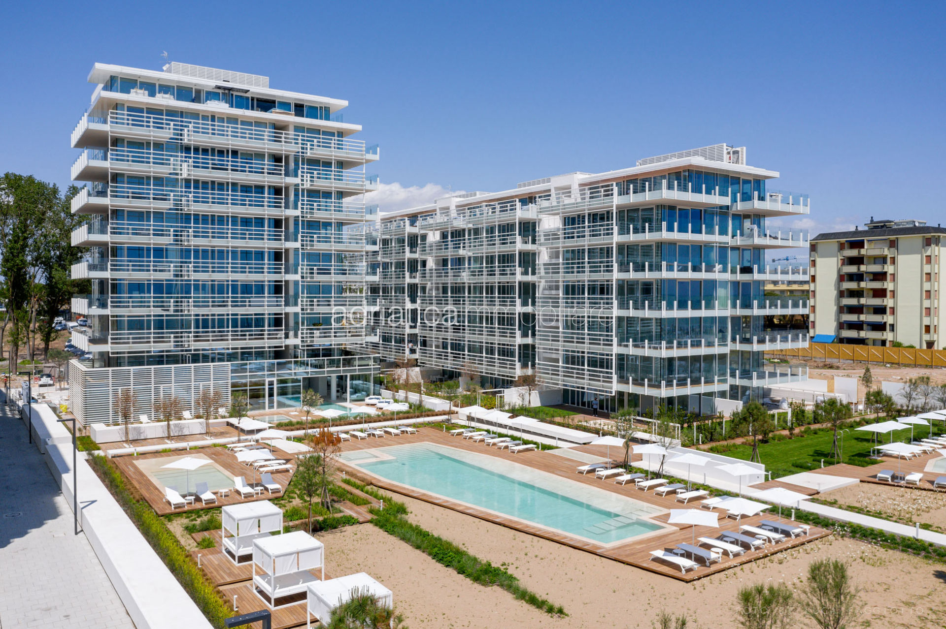 THE SUMMER HOUSES G102 WEST